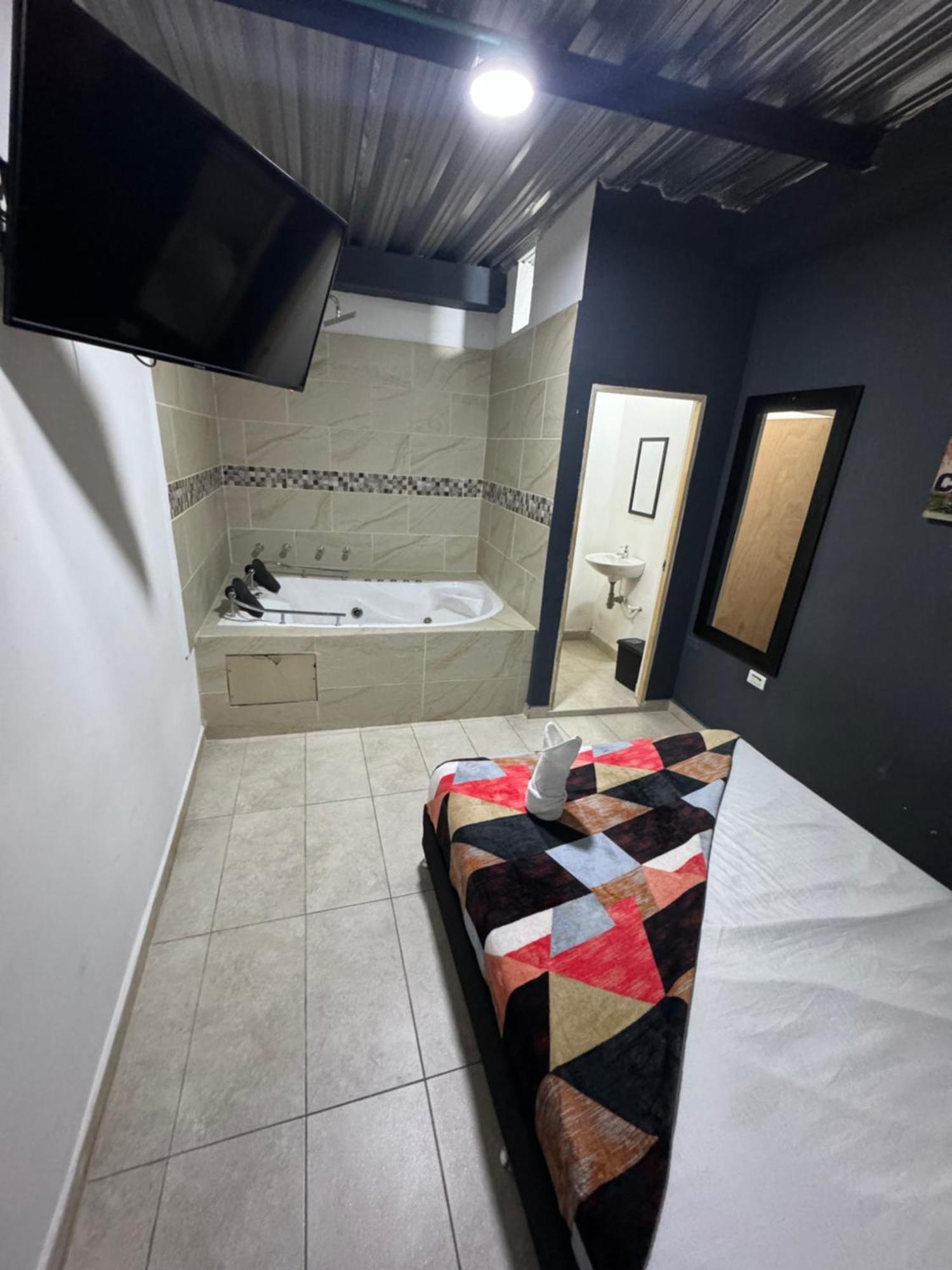 Hotel Select Меделин Екстериор снимка